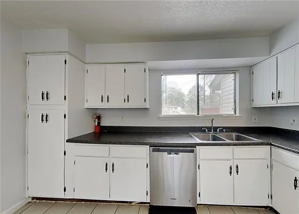 $125,000 | 8577 Parkside Drive, Jonesboro, GA 30238