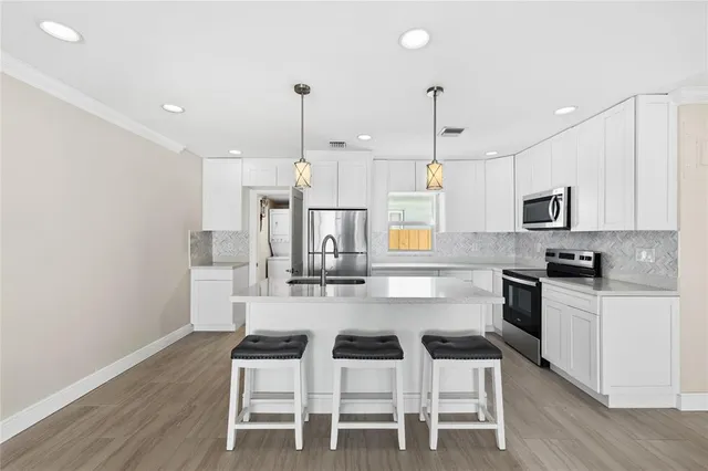 $999,000 | 2000 Northeast 17th Street, Fort Lauderdale, FL 33305