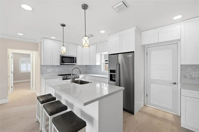 $999,000 | 2000 Northeast 17th Street, Fort Lauderdale, FL 33305