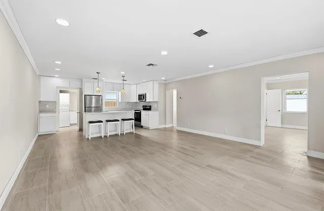 $999,000 | 2000 Northeast 17th Street, Fort Lauderdale, FL 33305