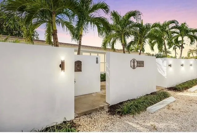 $999,000 | 2000 Northeast 17th Street, Fort Lauderdale, FL 33305