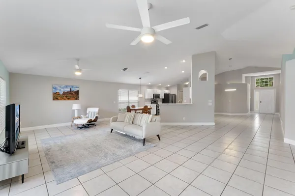 $6,500 | 981 Delray Lakes Drive, Delray Beach, FL 33444