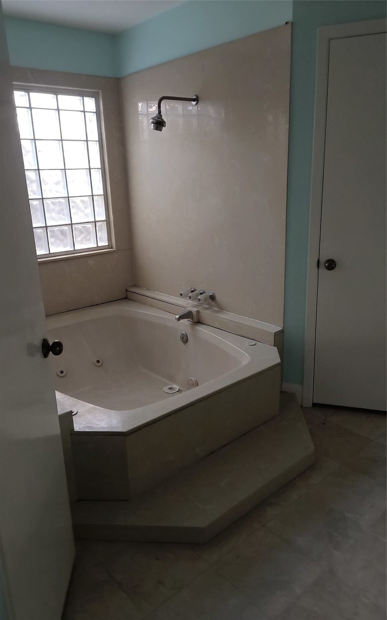 15906 Laurelfield Drive Houston, TX 77059 - Photo 13 of 29