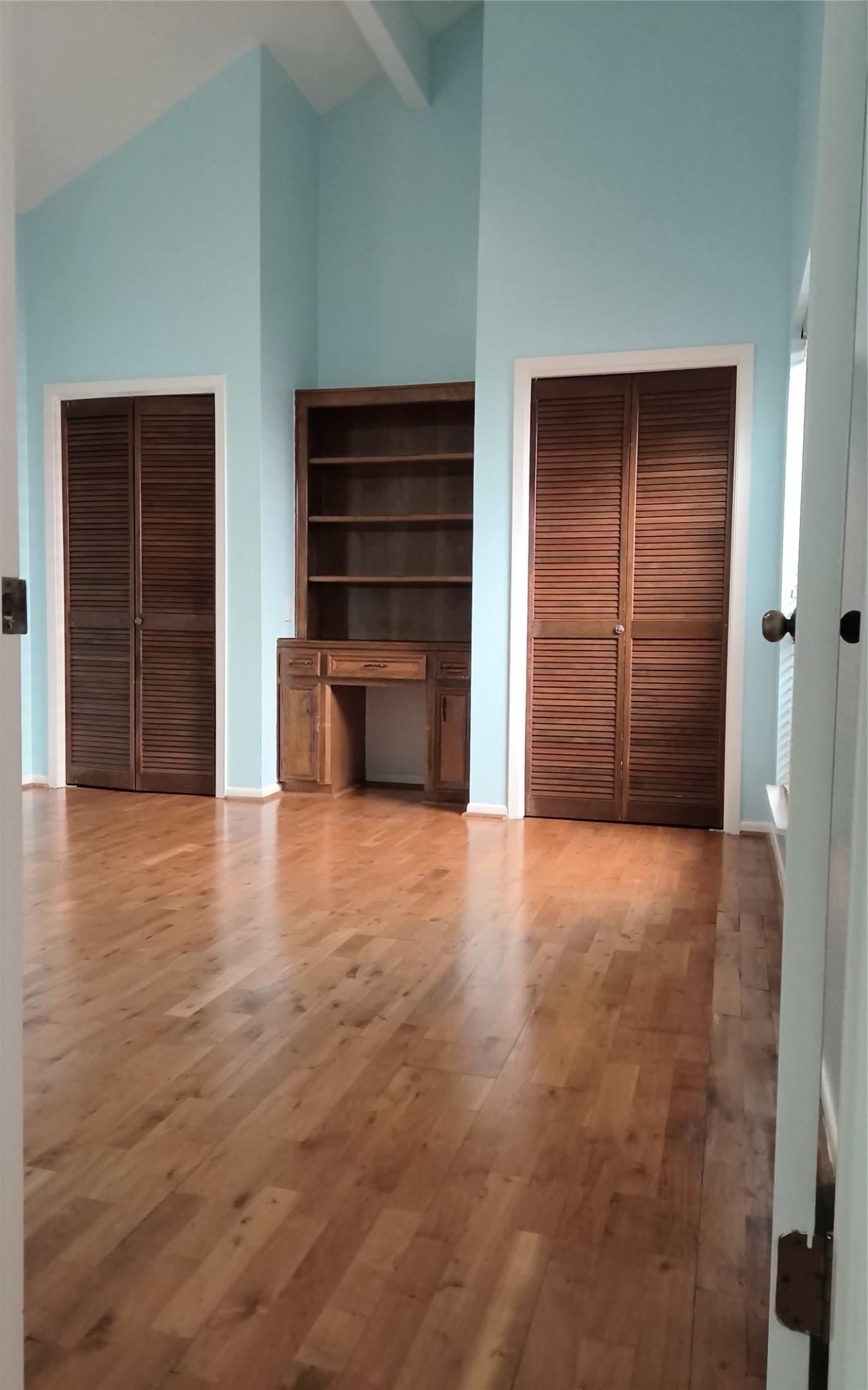 15906 Laurelfield Drive Houston, TX 77059 - Photo 14 of 29 Second large bedroom with closets
