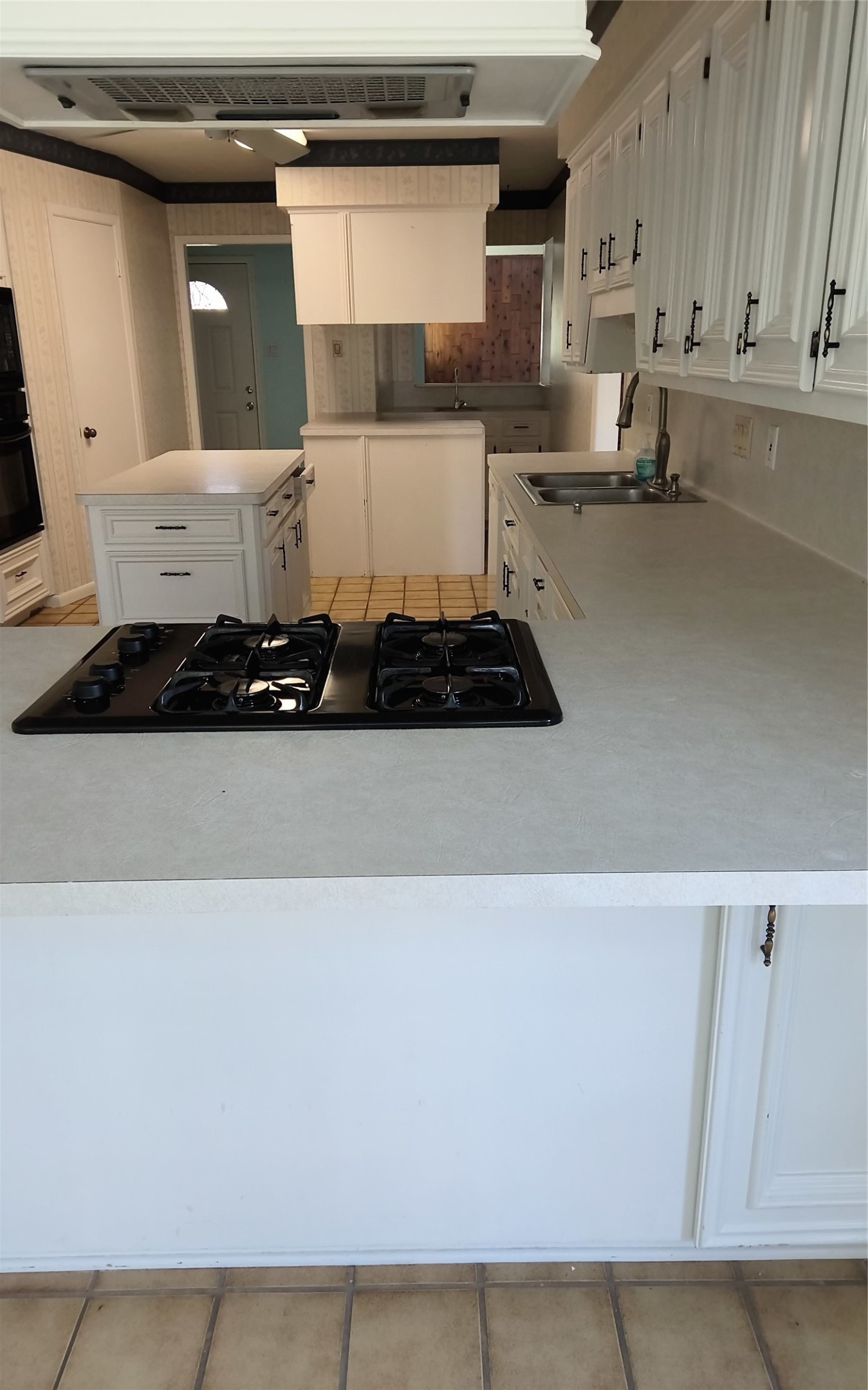 15906 Laurelfield Drive Houston, TX 77059 - Photo 8 of 29 Gas cooktop