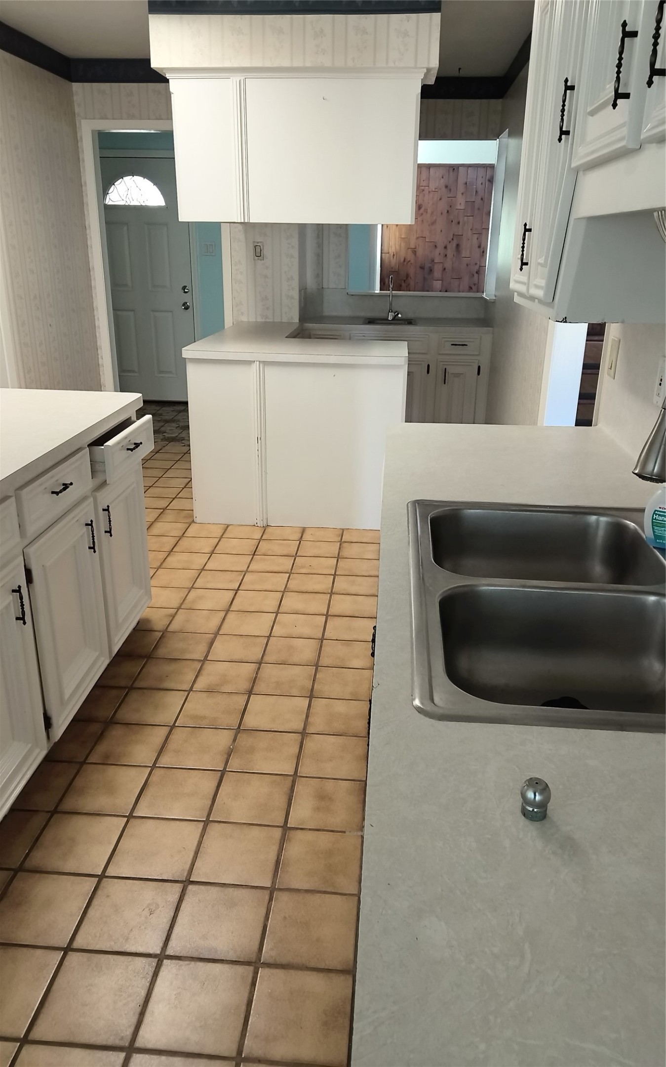 15906 Laurelfield Drive Houston, TX 77059 - Photo 9 of 29 Kitchen with breakfast area