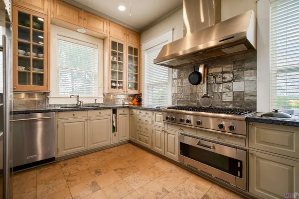 $749,000 | 56 Meeker Road, Lecompte, LA 71346