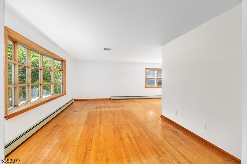 245 Barrett Road Warwick, NJ 10990 - Photo 15 of 42