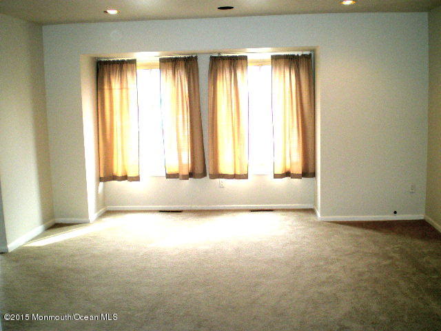 388 Bolton Road East Windsor, NJ 08520 - Photo 2 of 10 Living Room