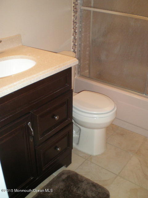 388 Bolton Road East Windsor, NJ 08520 - Photo 6 of 10 Bath
