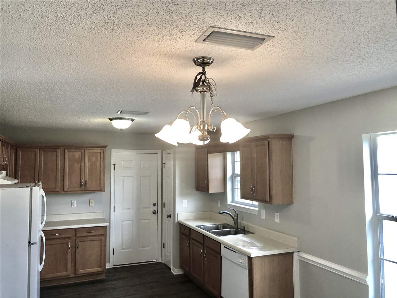 16185 Setter Circle Foley, AL 36535 - Photo 4 of 16 Kitchen