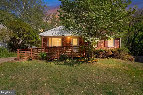 $459,900 | 13911 Lynhurst Drive, Woodbridge, VA 22193