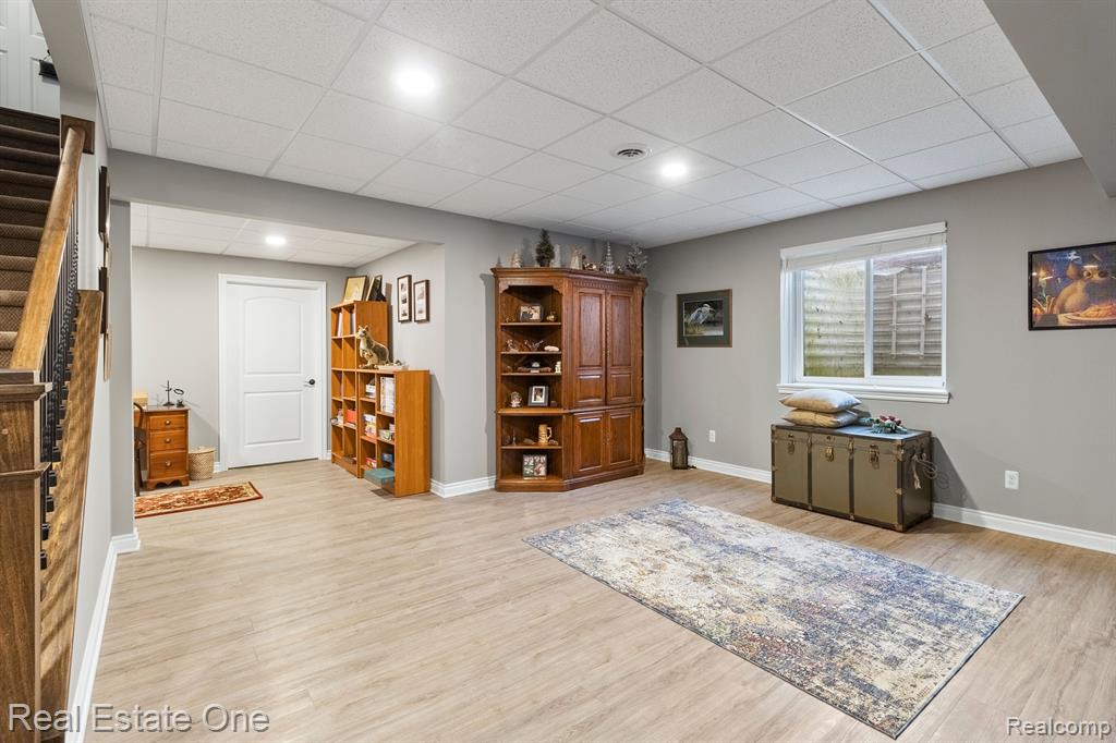 1075 Hampshire Court Rochester, MI 48307 - Photo 41 of 62