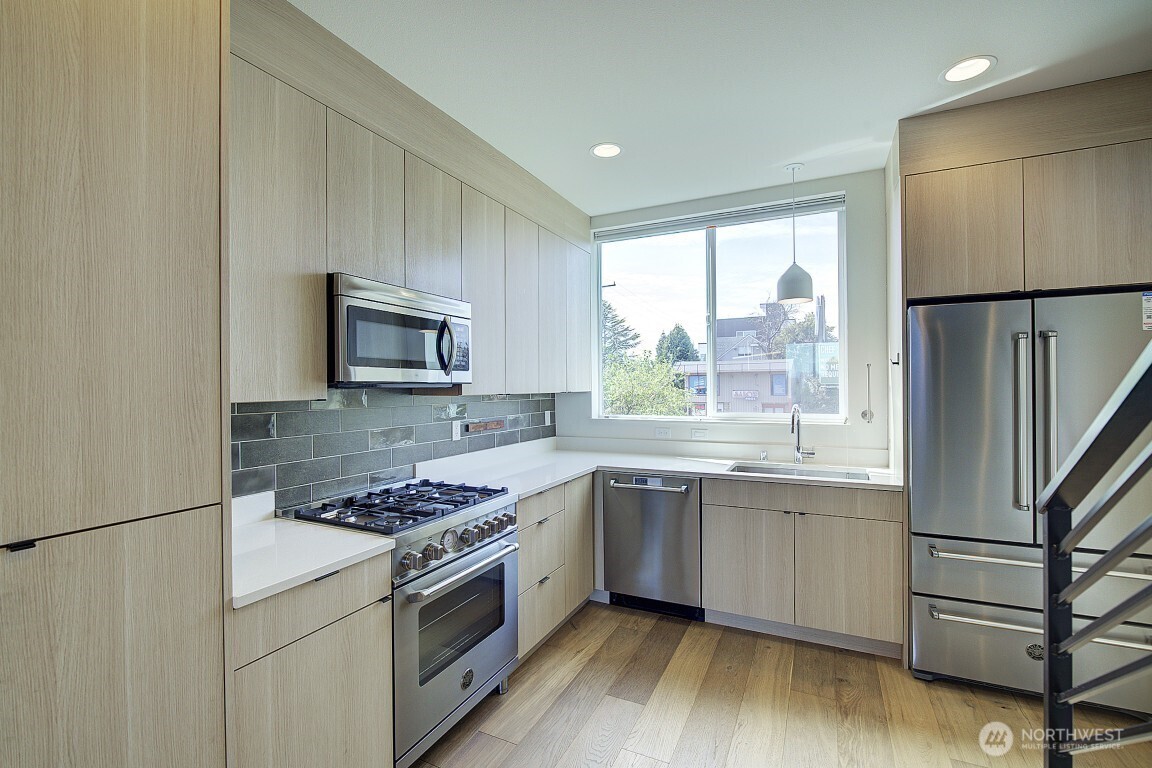 908 North 46th Street, Unit E Seattle, WA 98103 - Photo 14 of 25