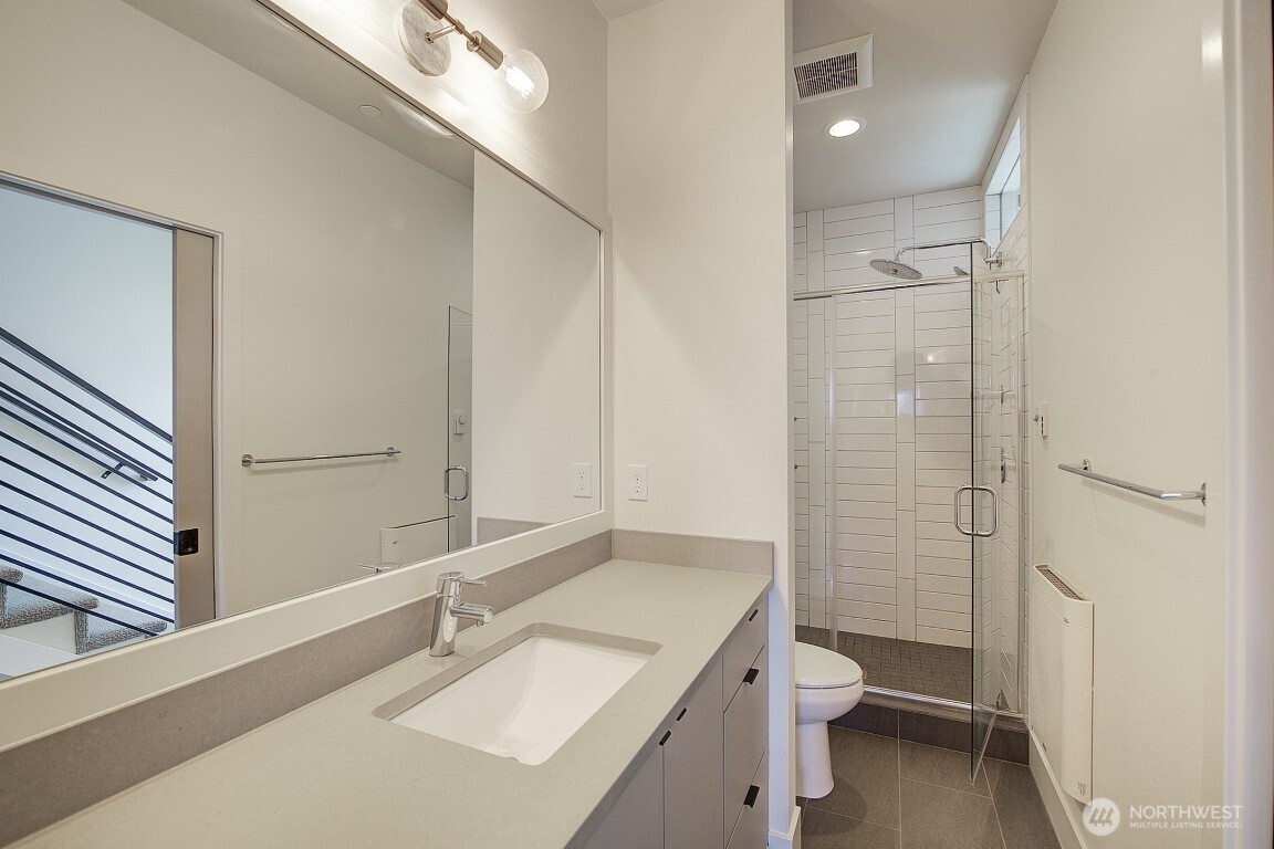908 North 46th Street, Unit E Seattle, WA 98103 - Photo 19 of 25