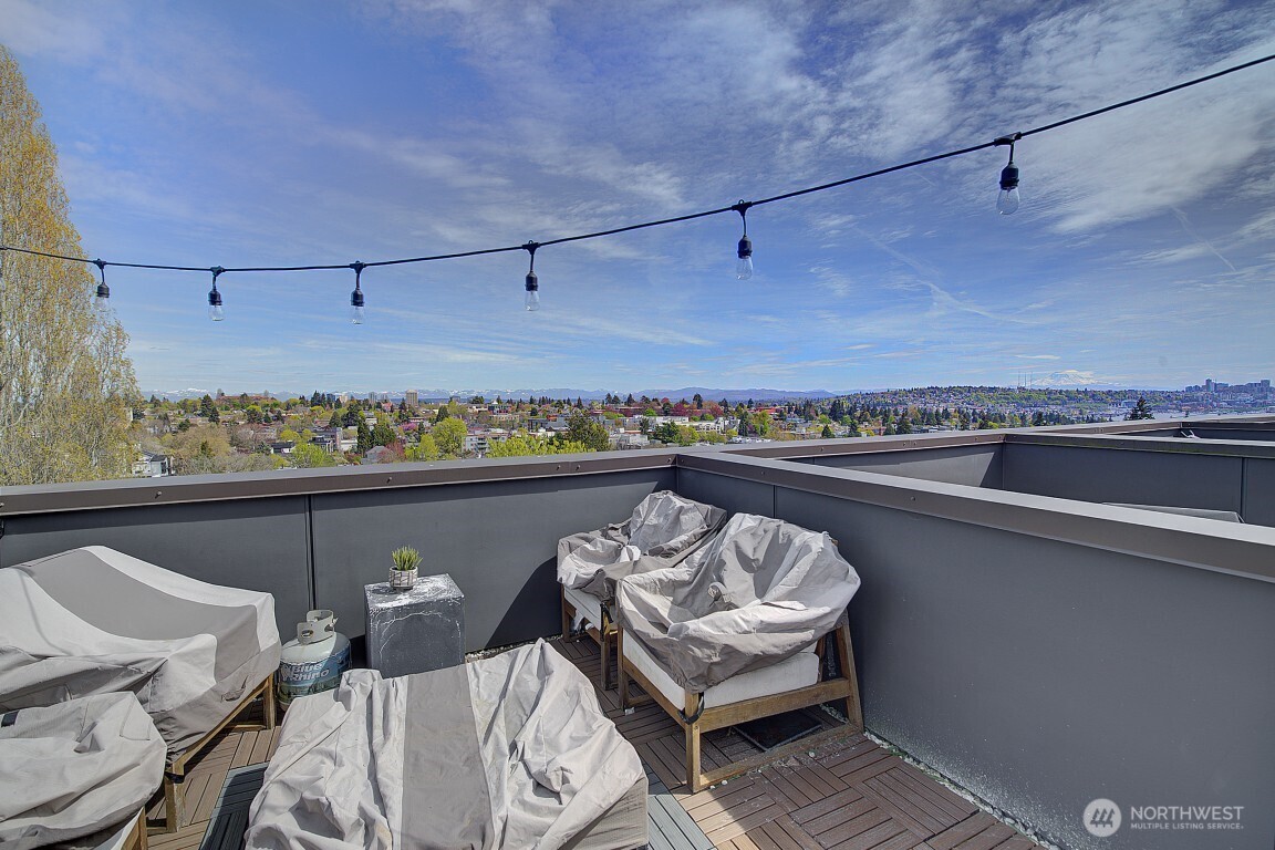 908 North 46th Street, Unit E Seattle, WA 98103 - Photo 22 of 25
