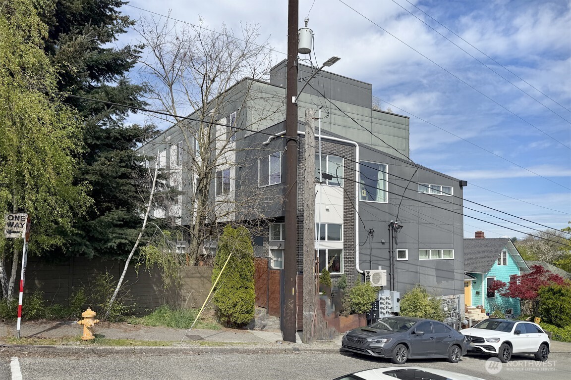 908 North 46th Street, Unit E Seattle, WA 98103 - Photo 24 of 25