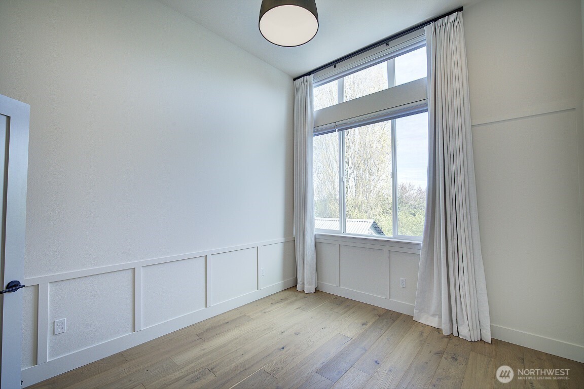 908 North 46th Street, Unit E Seattle, WA 98103 - Photo 5 of 25