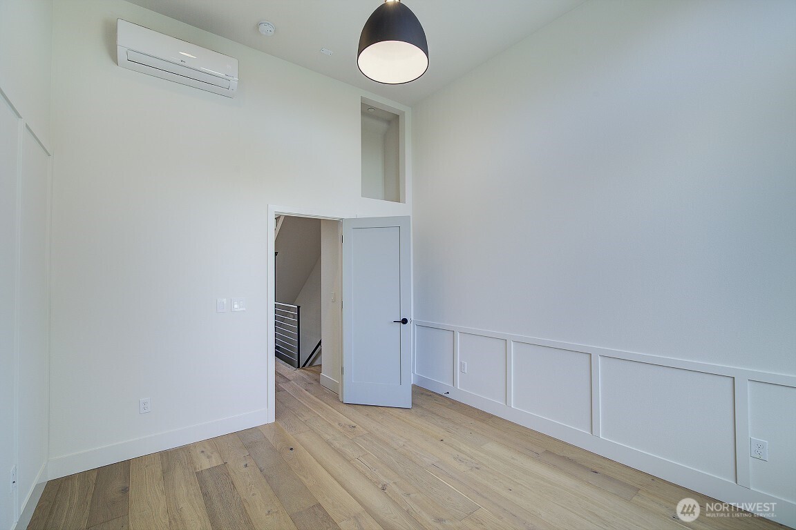 908 North 46th Street, Unit E Seattle, WA 98103 - Photo 6 of 25