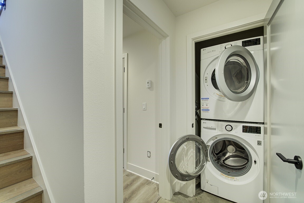 908 North 46th Street, Unit E Seattle, WA 98103 - Photo 7 of 25