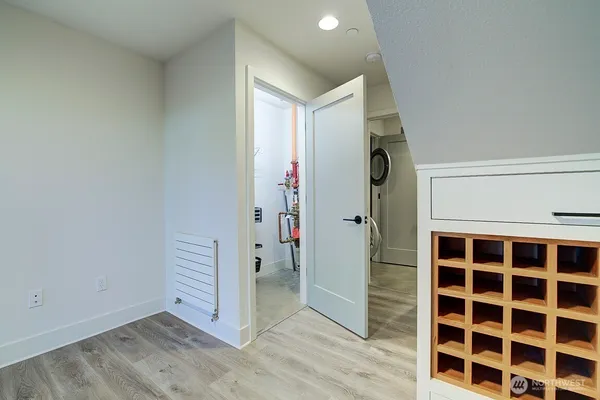 $4,100 | 908 North 46th Street, Unit E, Seattle, WA 98103