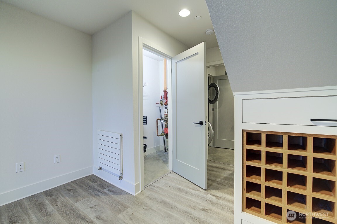 908 North 46th Street, Unit E Seattle, WA 98103 - Photo 8 of 25