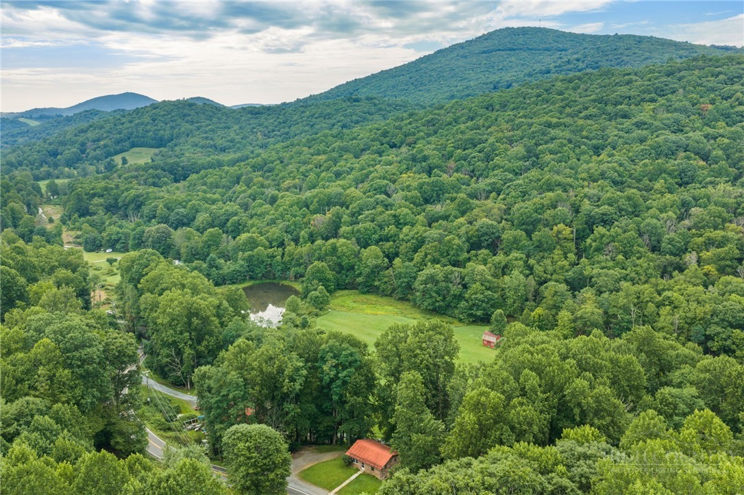 1895 Howard's Creek Road Boone, NC 28607 - Photo 33 of 35 Gallery Image 33