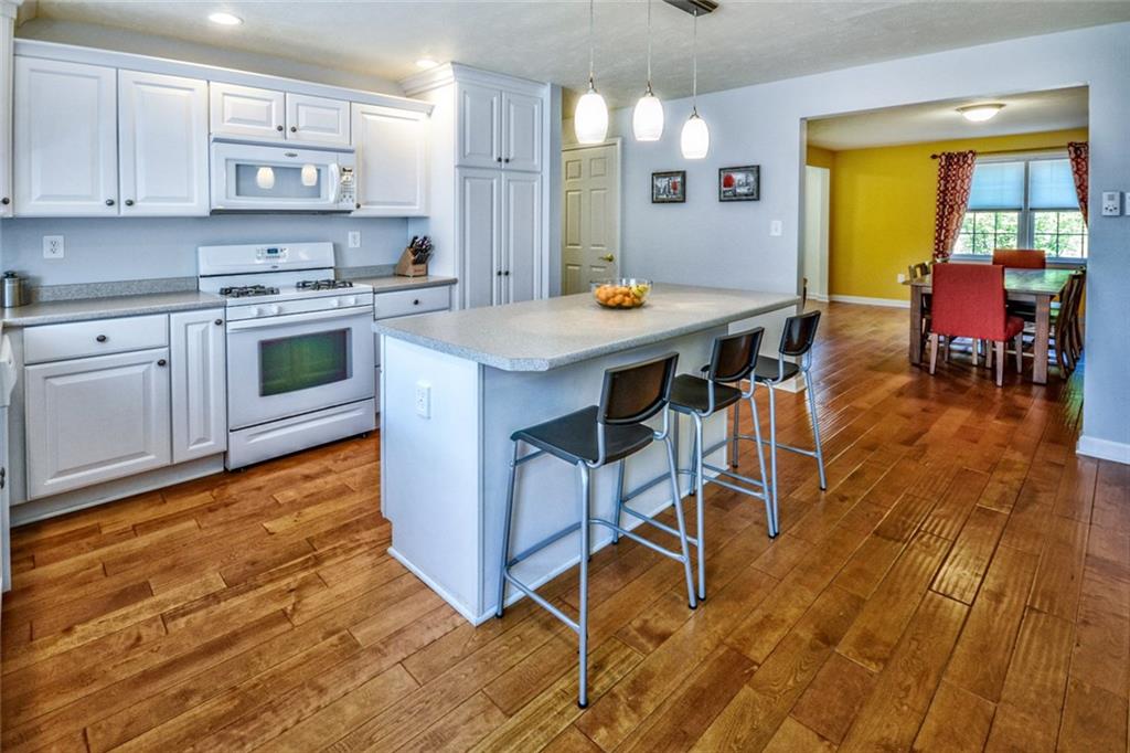 518 Rochester Road Zelienople, PA 16063 - Photo 6 of 25