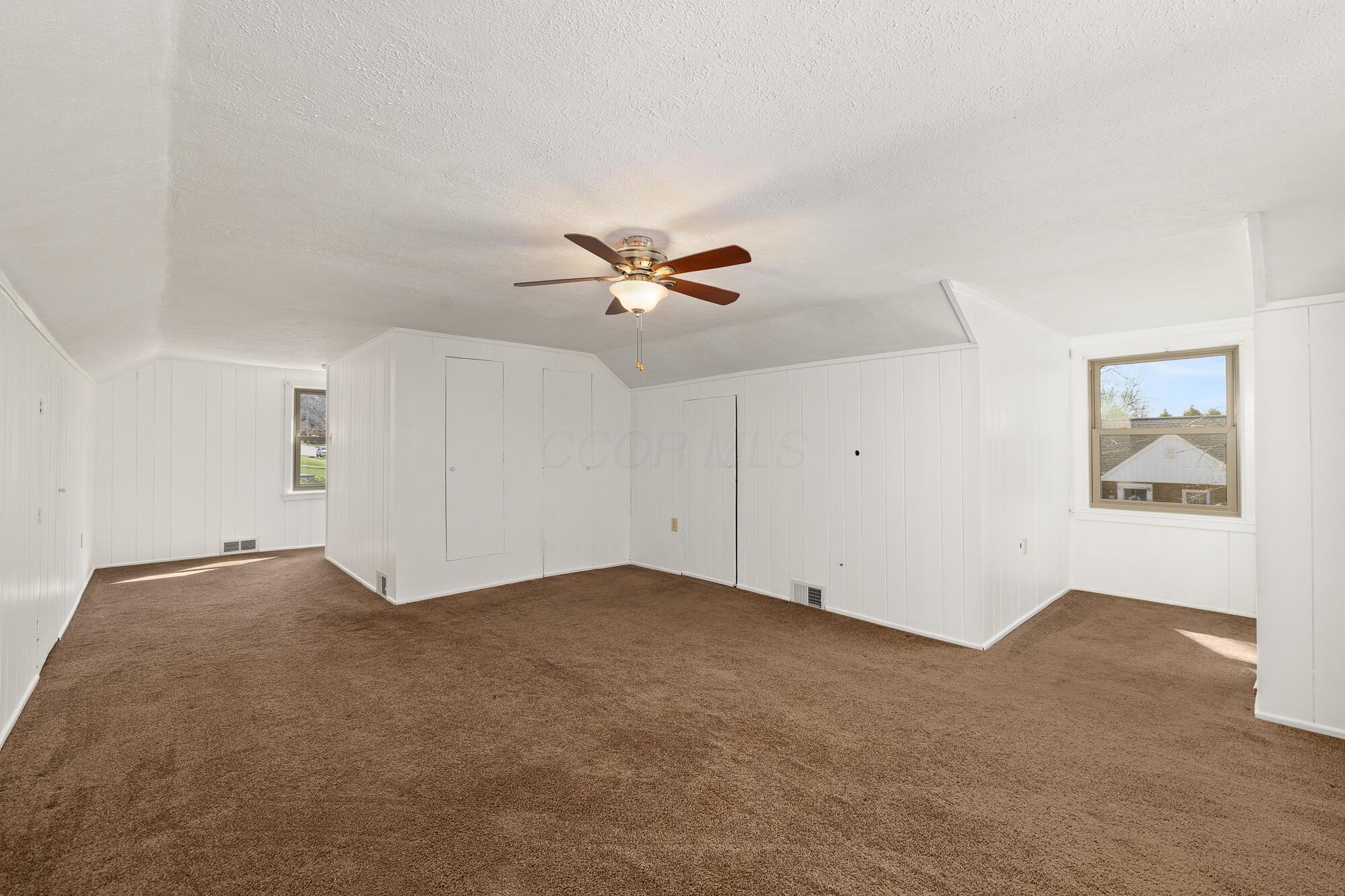 299 Taylor Road Mansfield, OH 44903 - Photo 17 of 40 17-int-upstairs-2