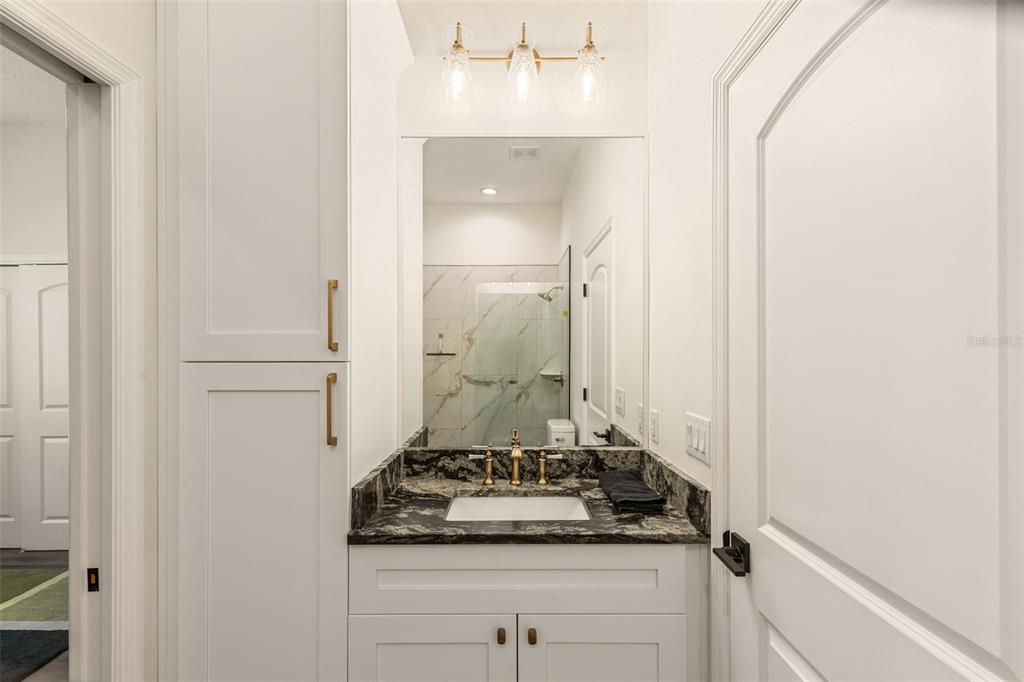 6206 Five Acre Road Plant City, FL 33565 - Photo 25 of 33 a view of a utility room with a sink