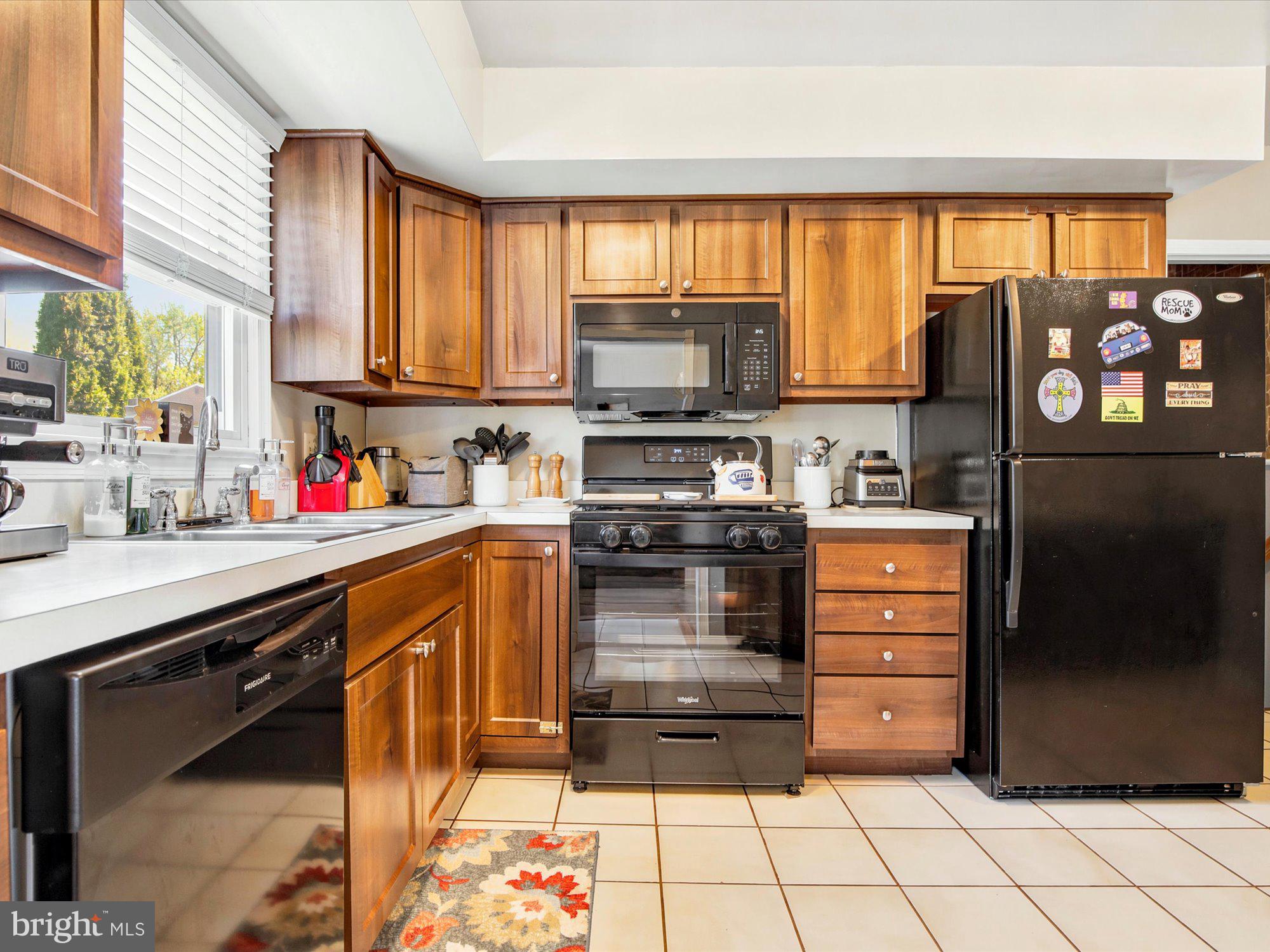 361 Valley Road Warminster, PA 18974 - Photo 8 of 26