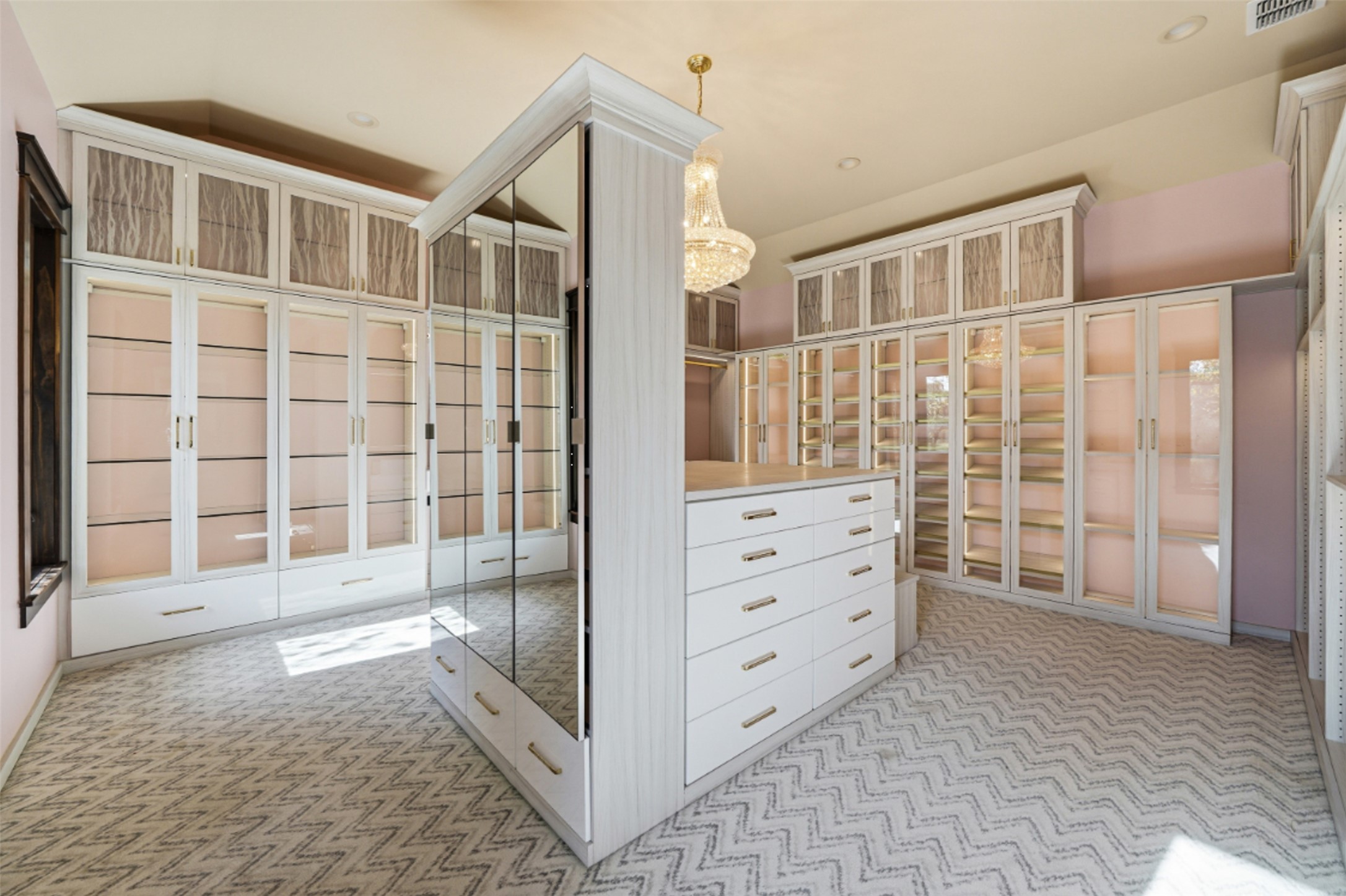 1580 Fm 3237 Wimberley, TX 78676 - Photo 19 of 40 a view of walk in closet