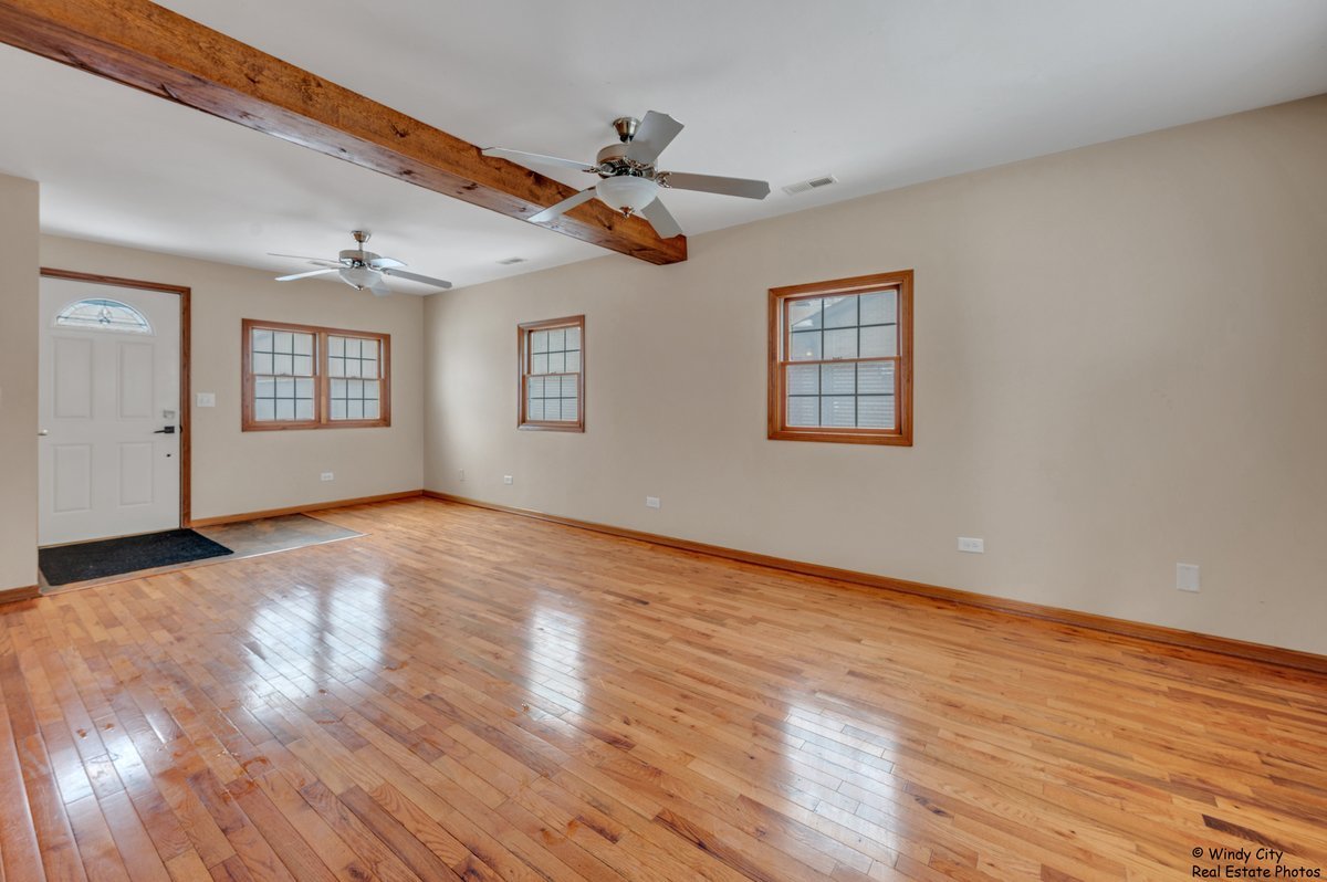 521 East Spring Avenue South Elgin, IL 60177 - Photo 6 of 11