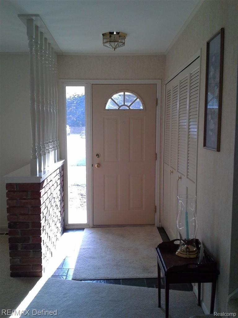 678 Bridgestone Drive Rochester, MI 48309 - Photo 3 of 15 SLATE FOYER ENTRY