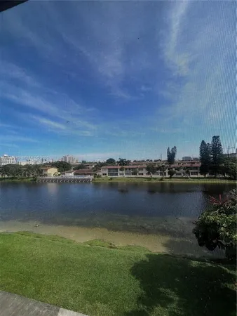 $2,200 | 2880 Northeast 203rd Street, Unit B25, Aventura, FL 33180