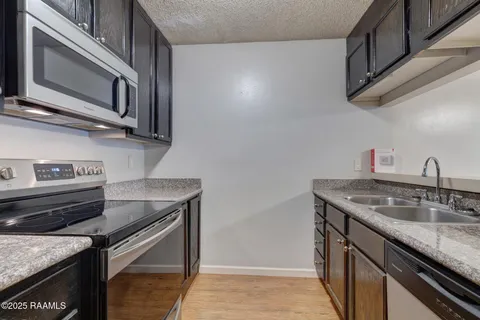 $78,000 | 300 Lozes Avenue, Unit 901, Lafayette, LA 70508