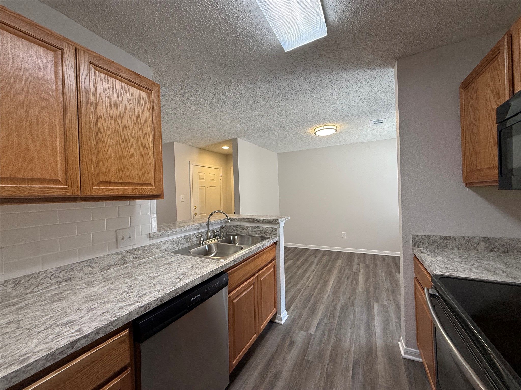 8911 Schick Road, Unit B Austin, TX 78729 - Photo 4 of 12 Gallery Image 4