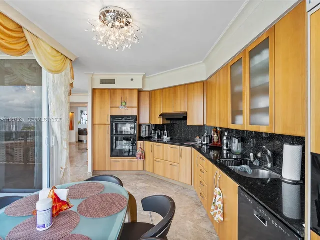 $10,000 | 19111 Collins Avenue, Unit 2503, Sunny Isles Beach, FL 33160