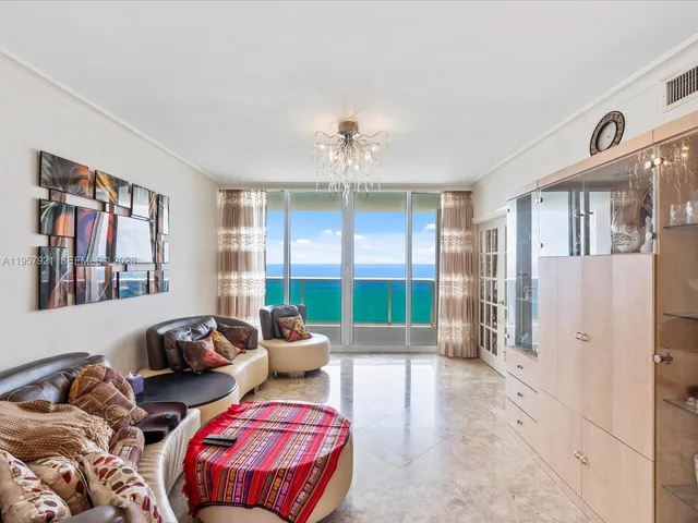 $10,000 | 19111 Collins Avenue, Unit 2503, Sunny Isles Beach, FL 33160