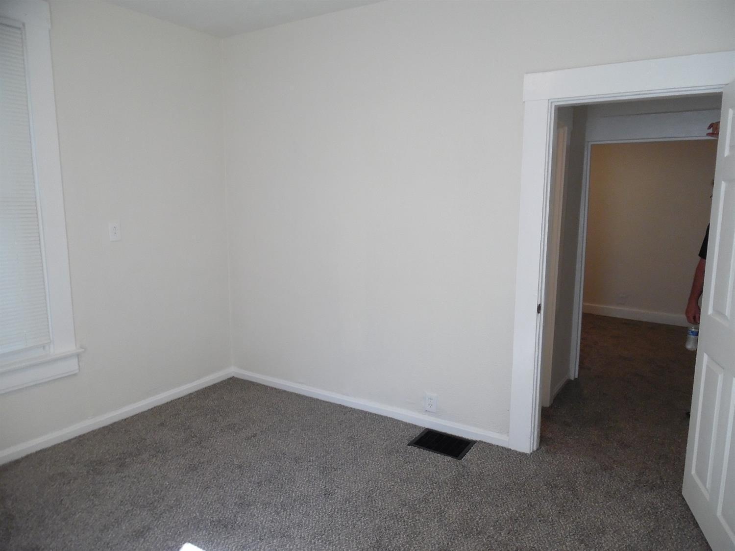 1205 Groesbeck Road Cincinnati, OH 45224 - Photo 19 of 22 Gallery Image 19