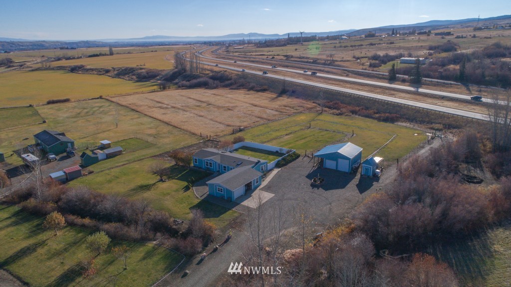 3370 East Taneum Road Thorp, WA 98946 - Photo 3 of 23 Gallery Image 3