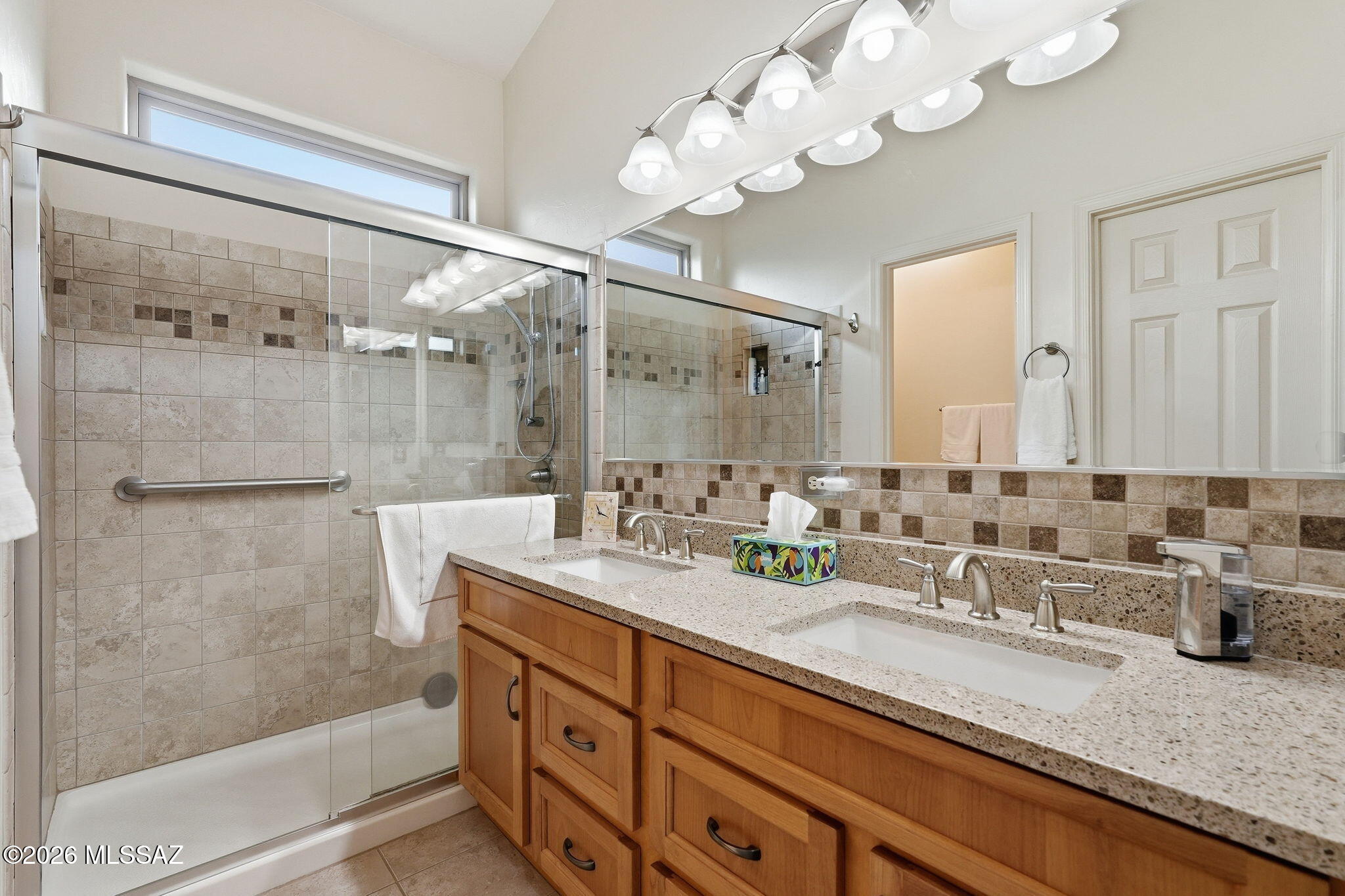 9180 East Sunset Post Road Tucson, AZ 85749 - Photo 25 of 35 Primary Bath