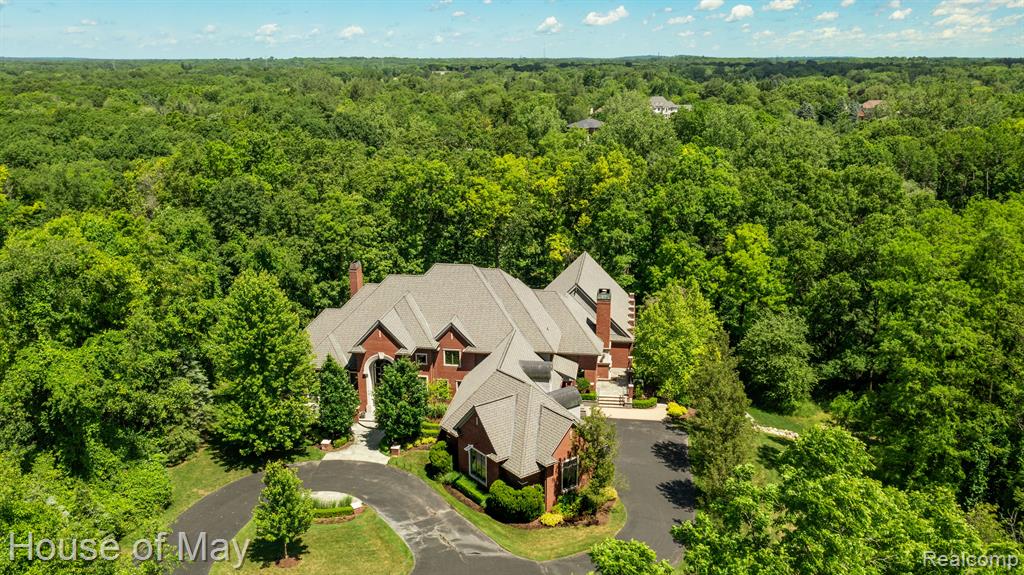 712 East Gunn Road Rochester, MI 48306 - Photo 1 of 43