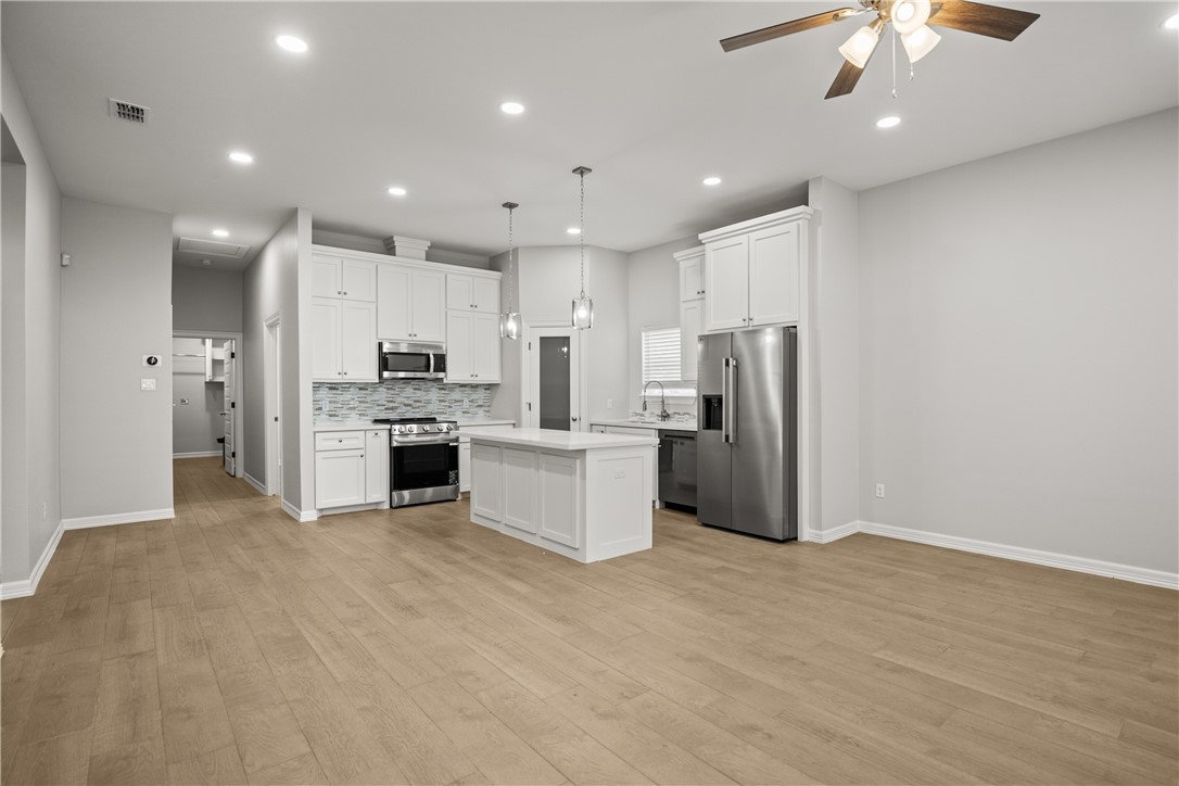 509 West Ragland Avenue Kingsville, TX 78363 - Photo 3 of 24