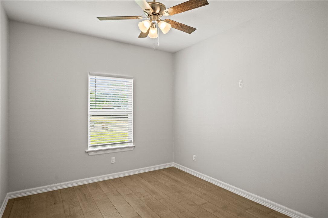 509 West Ragland Avenue Kingsville, TX 78363 - Photo 9 of 24