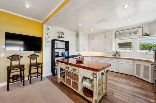 $3,898,000 | 2350 Paradise Drive, Tiburon, CA 94920