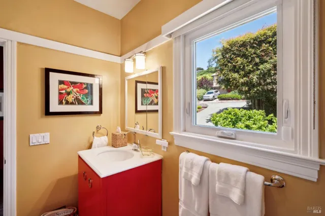 $3,898,000 | 2350 Paradise Drive, Tiburon, CA 94920