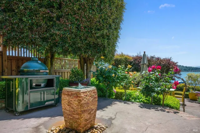 $3,898,000 | 2350 Paradise Drive, Tiburon, CA 94920