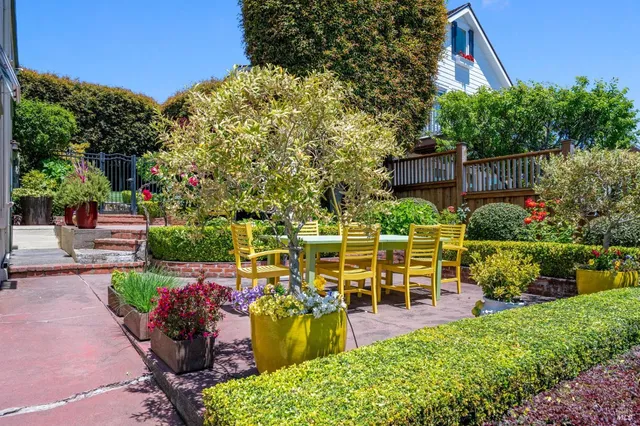 $3,898,000 | 2350 Paradise Drive, Tiburon, CA 94920
