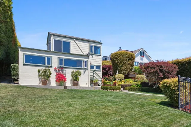 $3,898,000 | 2350 Paradise Drive, Tiburon, CA 94920